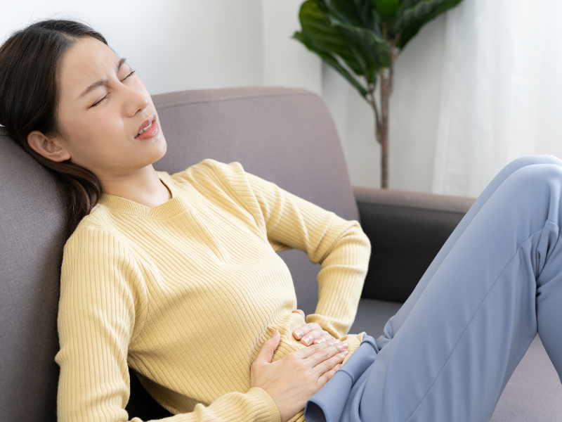 Đau âm ỉ vùng bụng dưới.